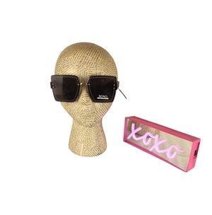 XOXO Women Sunglasses Larger Frame NWT
